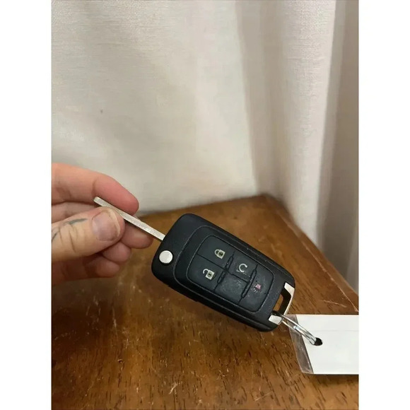 2019-2021 Chevrolet Colorado Remote Entry Key Fob Transmitter GM OEM - Picture 8 of 9